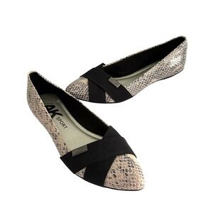 Anne Klein Sport Otavia Pointed Toe Flats Cream Black Size 9.5